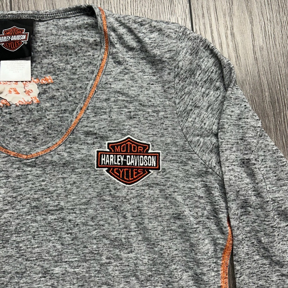 Harley-Davidson Womens Small Gray Orange Stitch Long Sleeve V-Neck Shirt Y2K - Picture 2 of 8